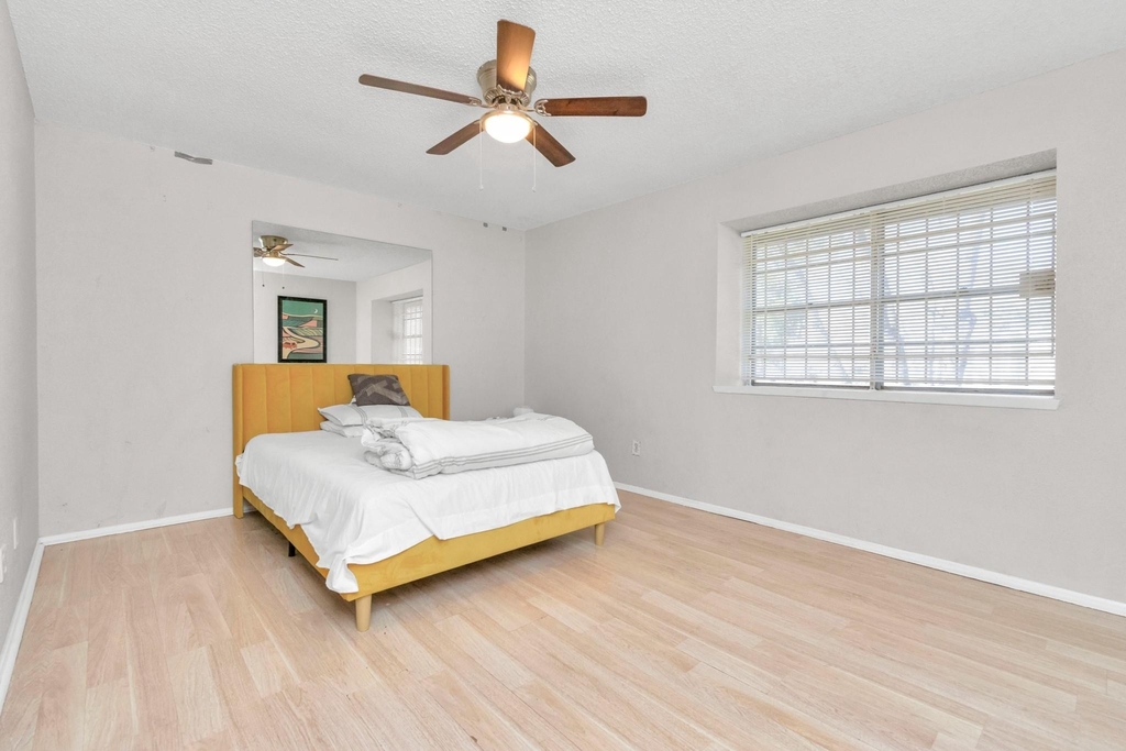5837 Sunforest Drive - Photo 17