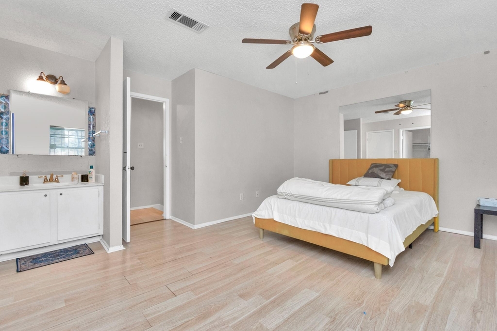 5837 Sunforest Drive - Photo 16