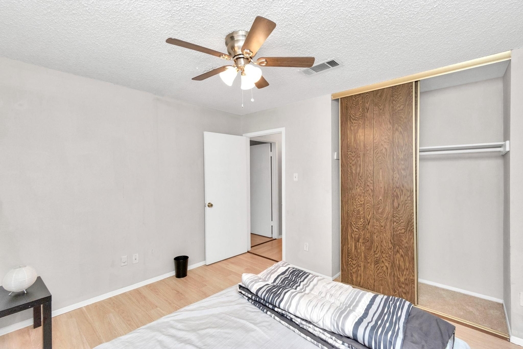 5837 Sunforest Drive - Photo 25