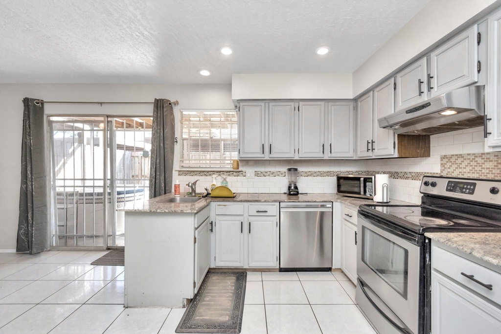 5837 Sunforest Drive - Photo 10