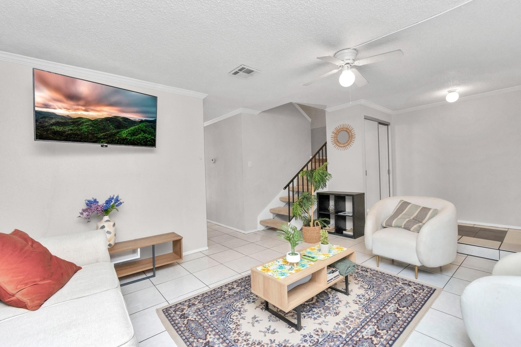5837 Sunforest Drive - Photo 2