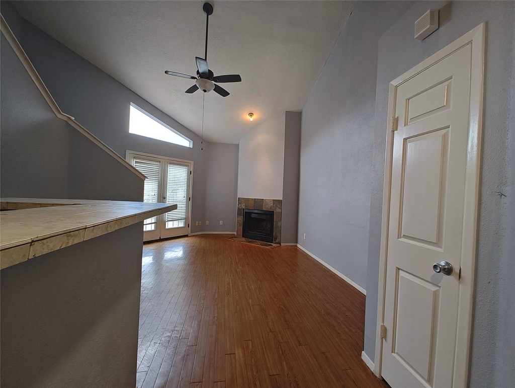 10855 Meadowglen Lane - Photo 10
