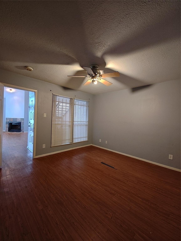 10855 Meadowglen Lane - Photo 12