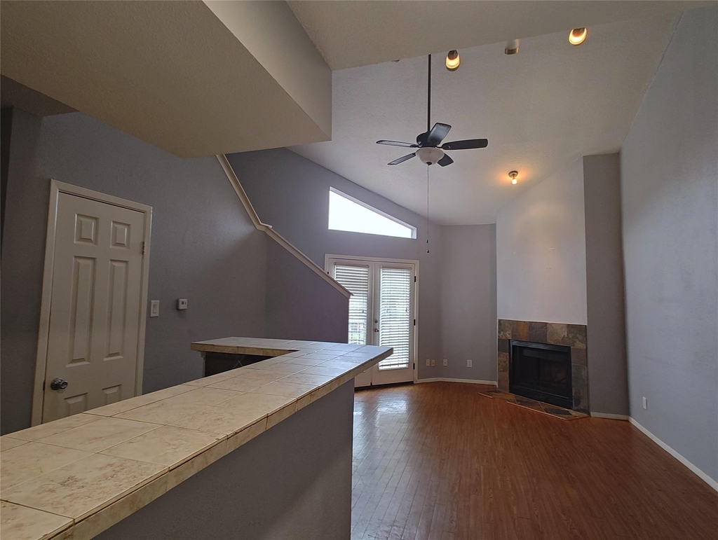 10855 Meadowglen Lane - Photo 6