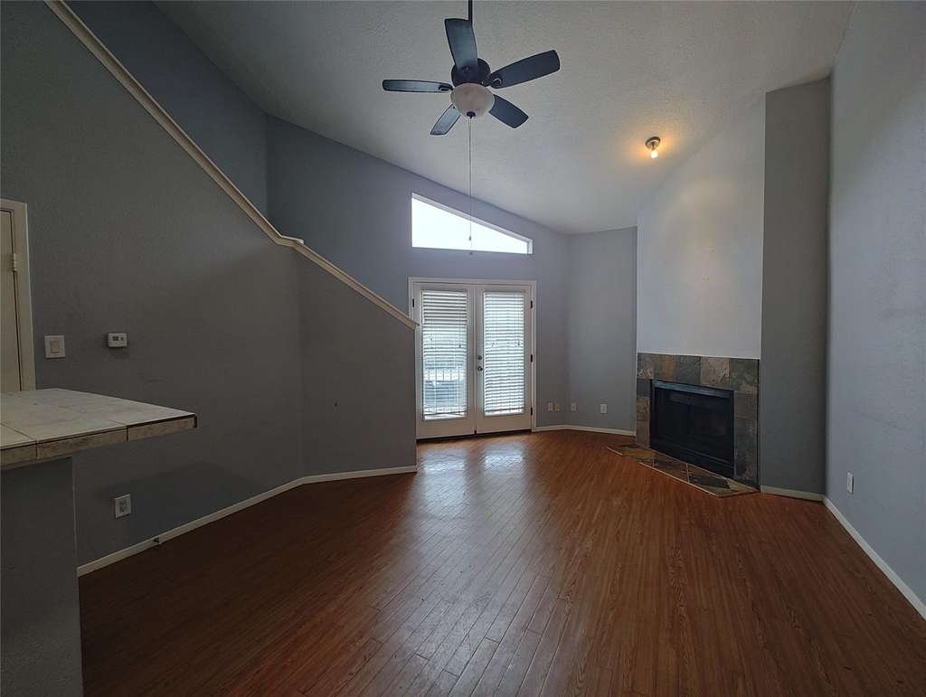 10855 Meadowglen Lane - Photo 3