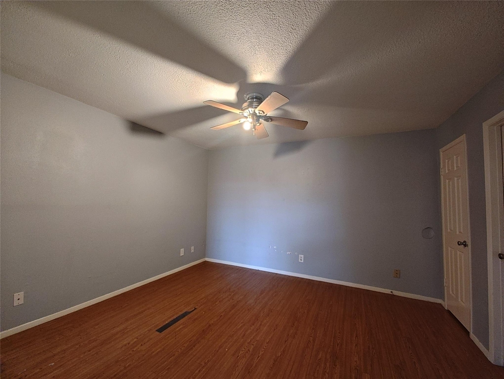 10855 Meadowglen Lane - Photo 13
