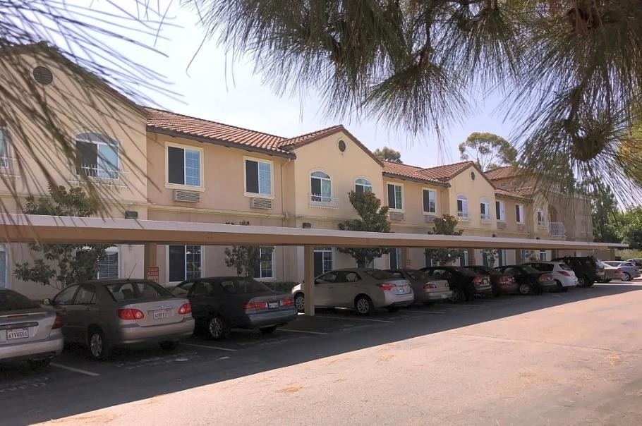 12740 Gateway Park Rd - Photo 4