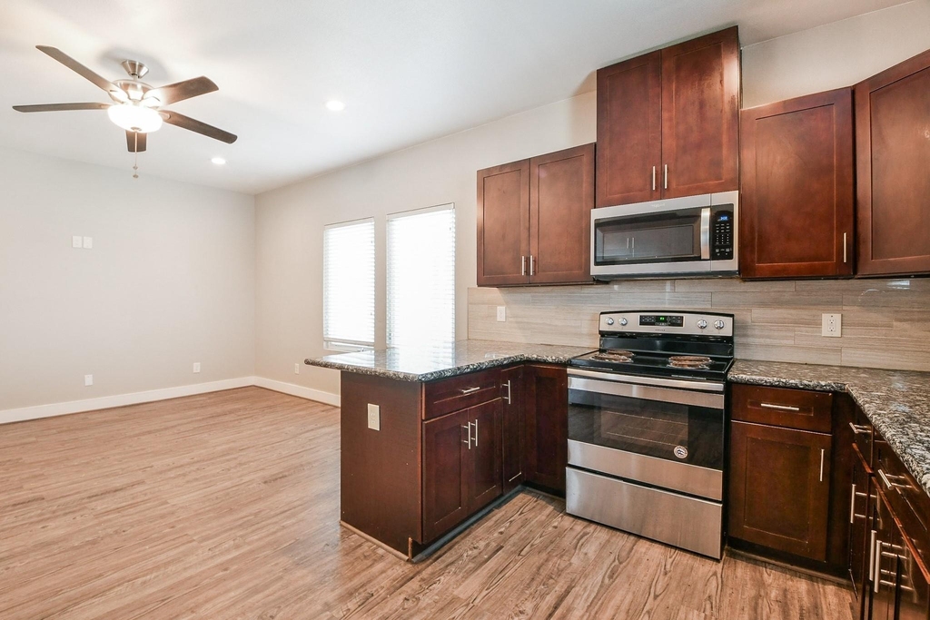 3249 Dixie Drive - Photo 5