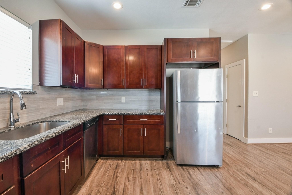 3249 Dixie Drive - Photo 6