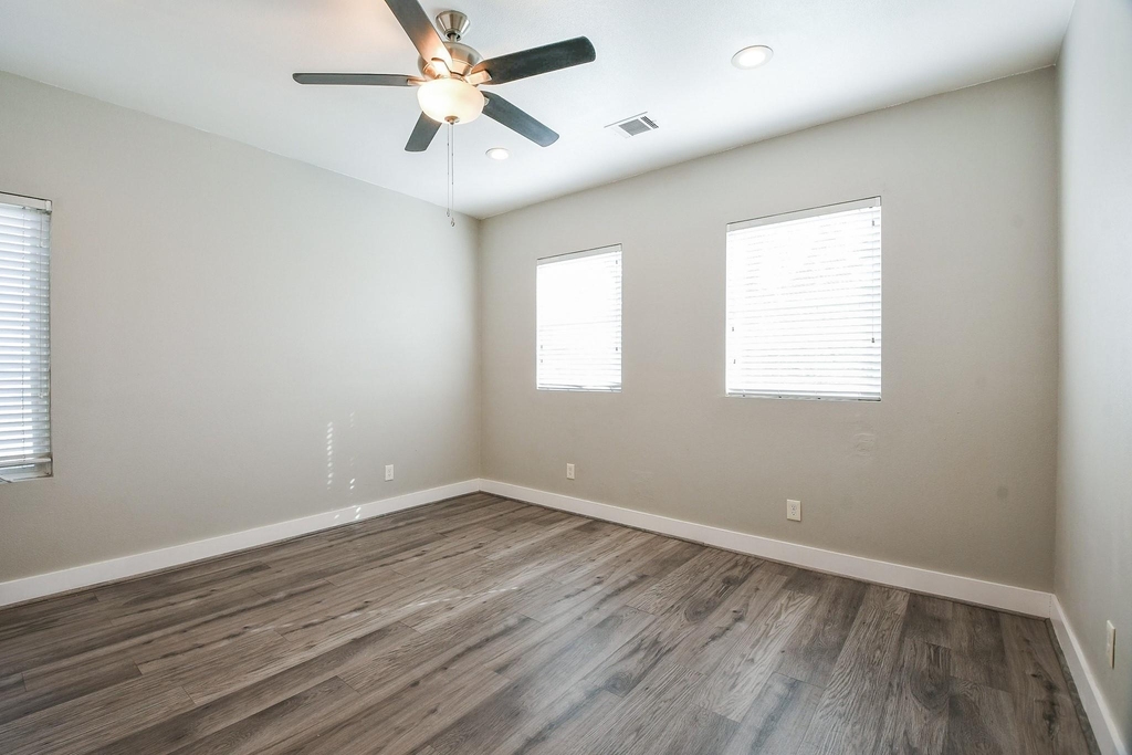 3249 Dixie Drive - Photo 8