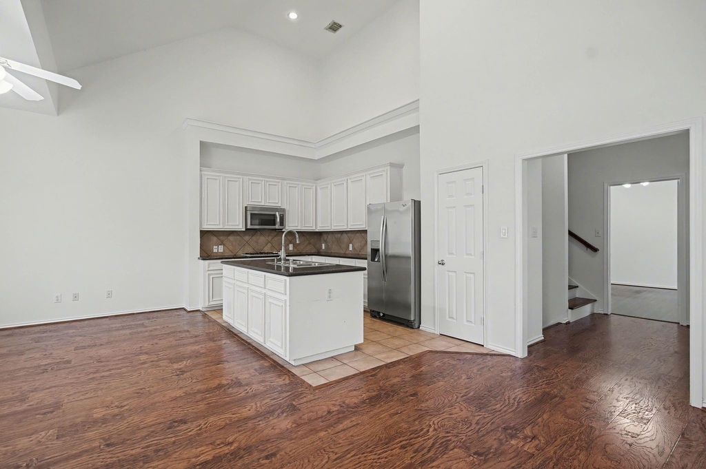 2416 Charleston Street - Photo 4