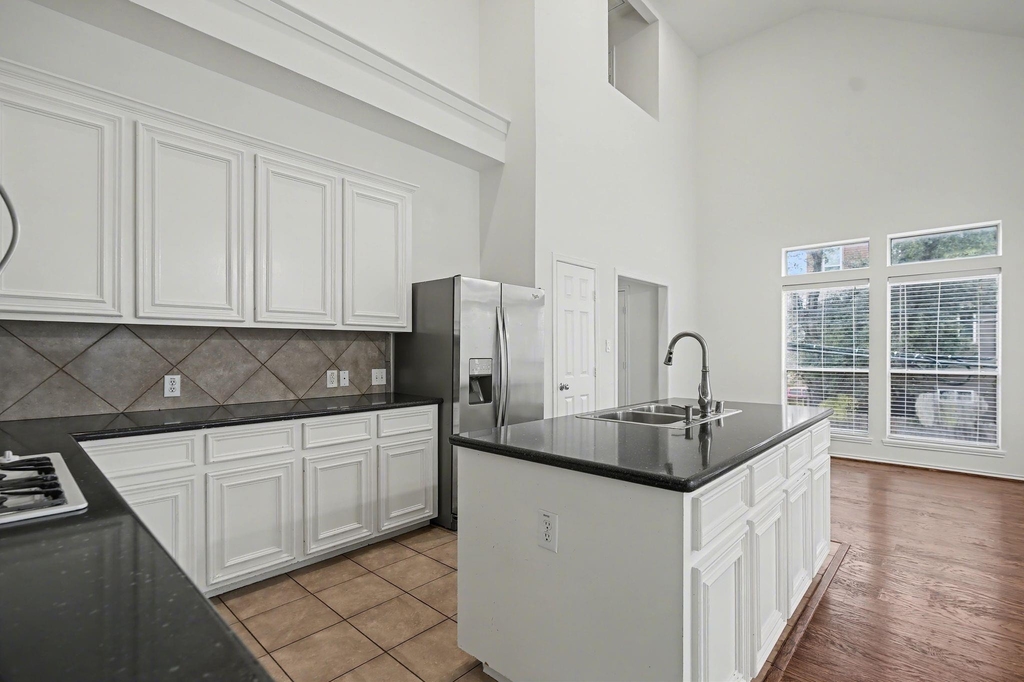 2416 Charleston Street - Photo 8