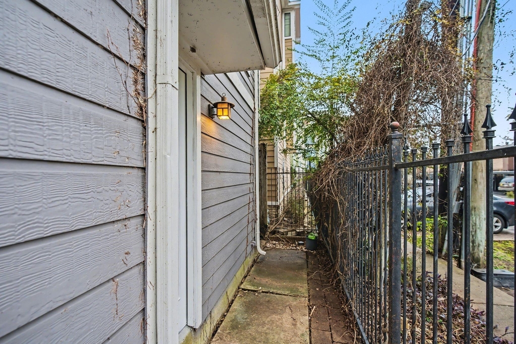 2416 Charleston Street - Photo 23
