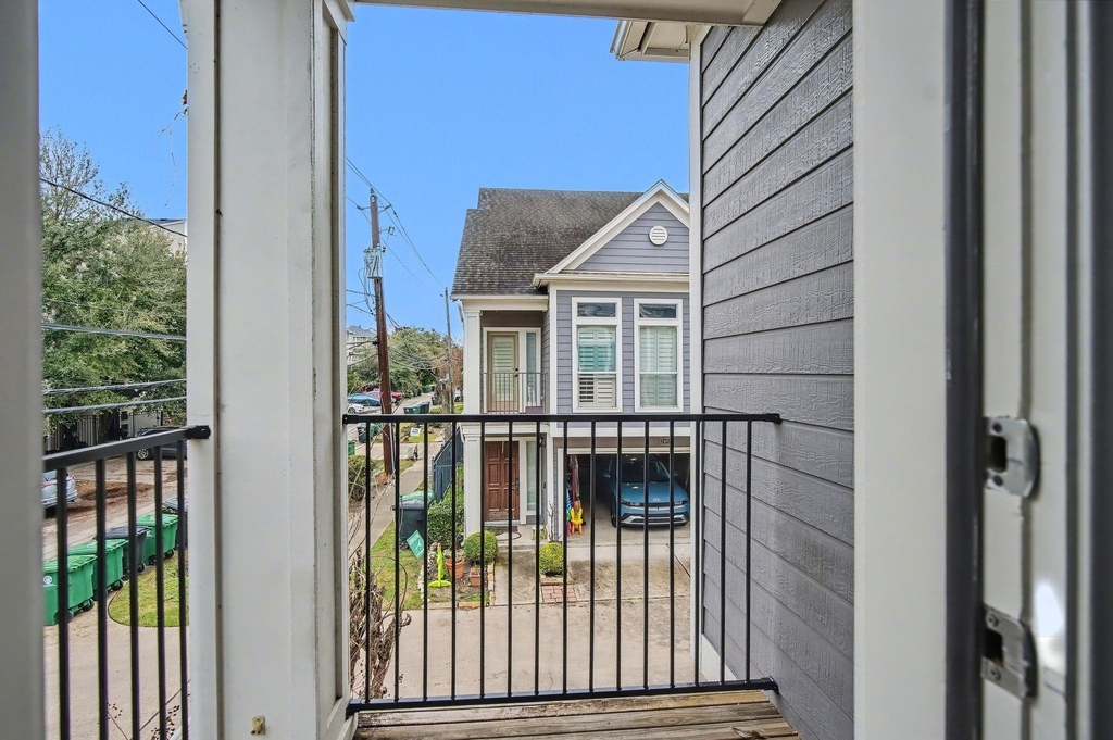 2416 Charleston Street - Photo 10