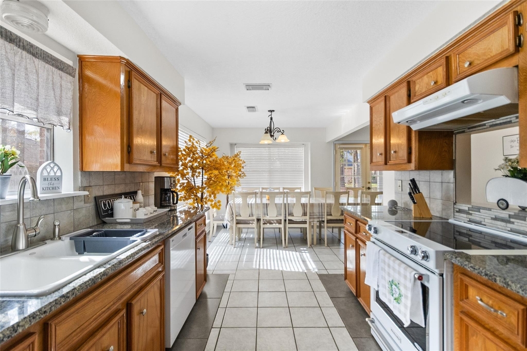 117 E Park Drive - Photo 9