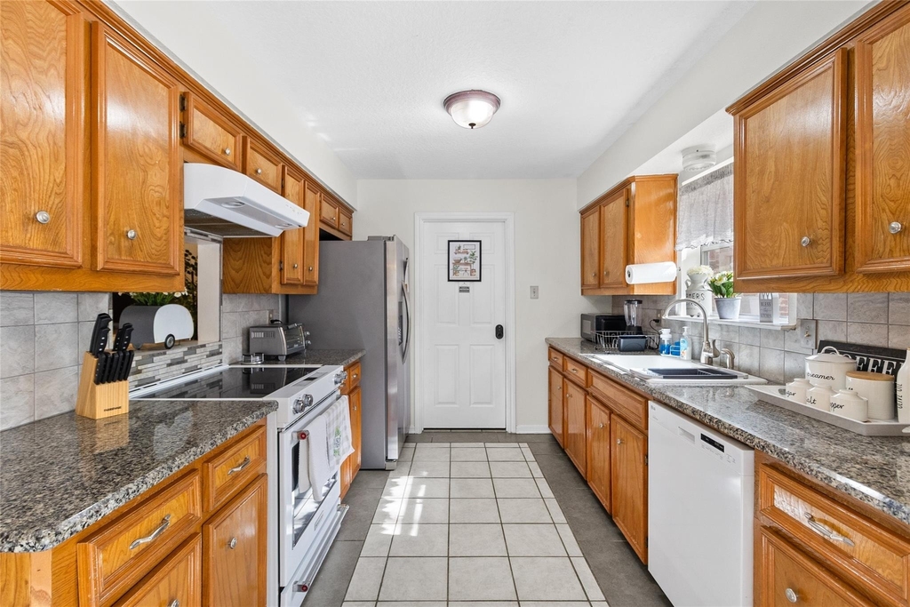 117 E Park Drive - Photo 8