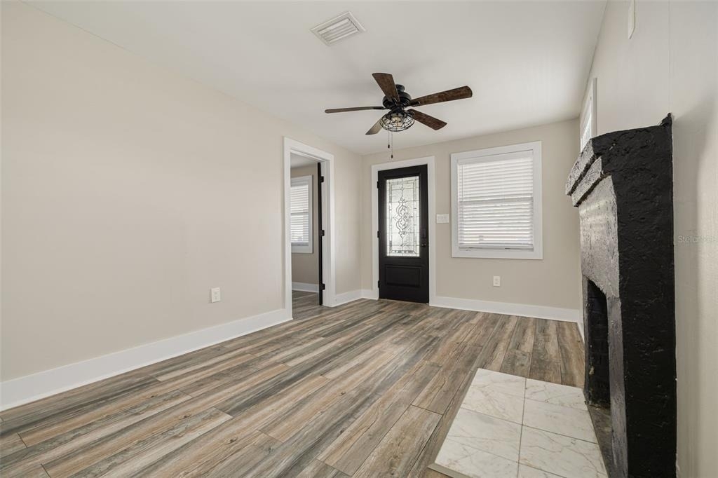 106 W Haya Street - Photo 3