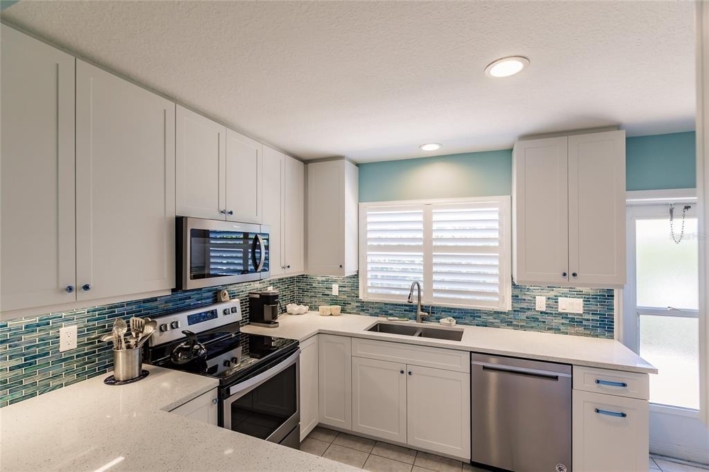 6020 Midnight Pass Road - Photo 6