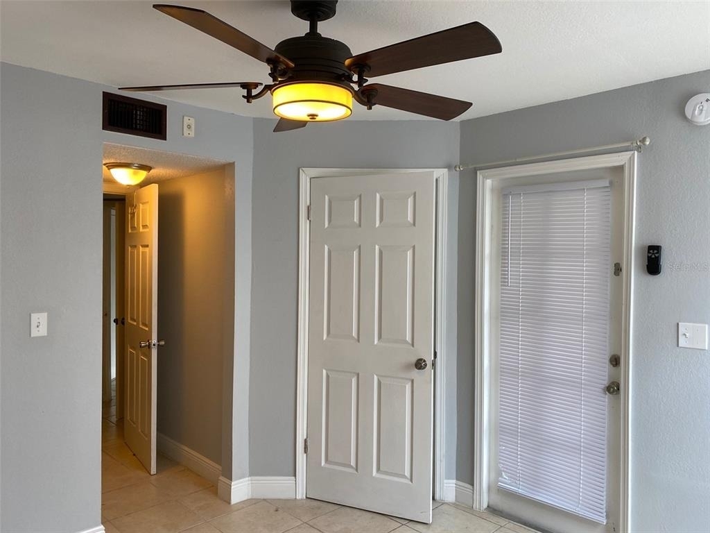 1916 Lake Atriums Circle - Photo 6
