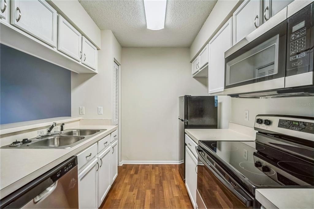 523 Kensington Lake N - Photo 5