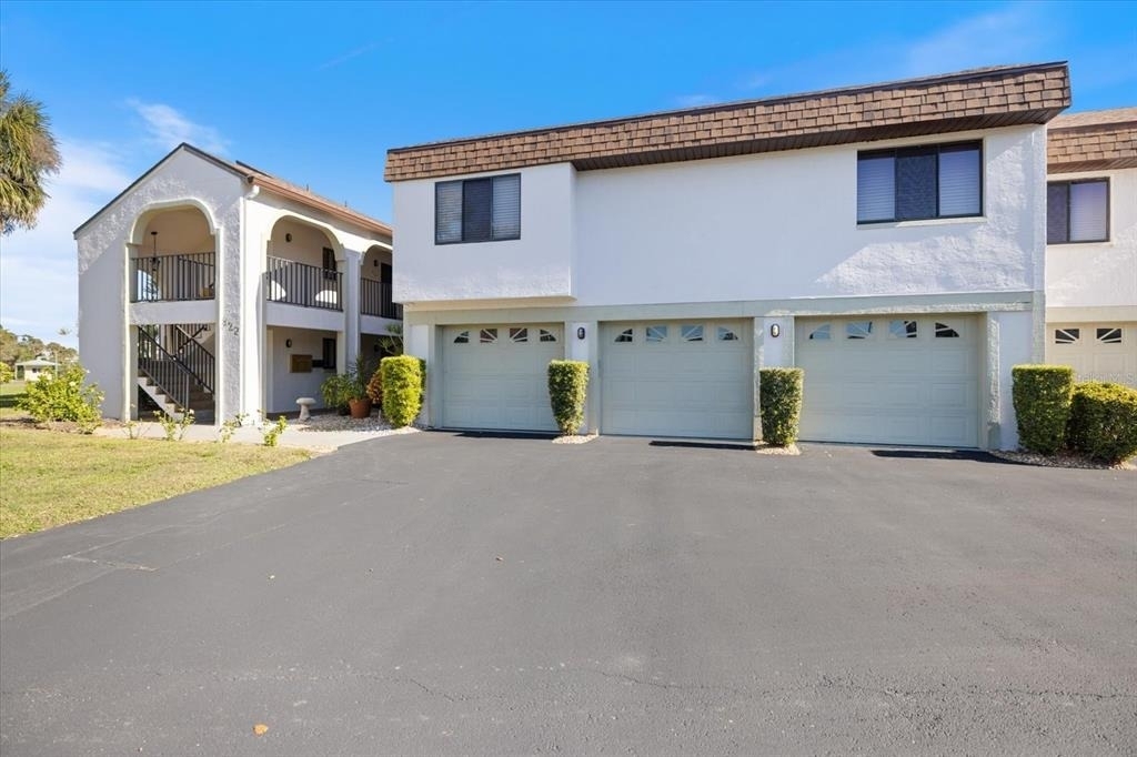 822 Capri Isles Boulevard - Photo 0