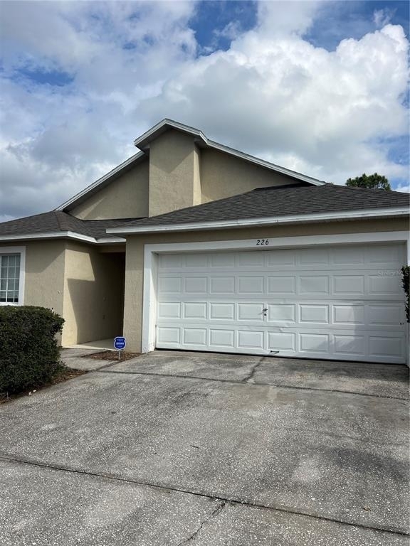 226 Hillcrest Drive - Photo 0