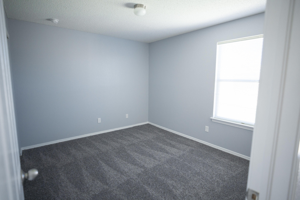 13231 Kestrel Avenue - Photo 11