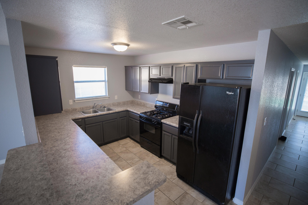 13231 Kestrel Avenue - Photo 6