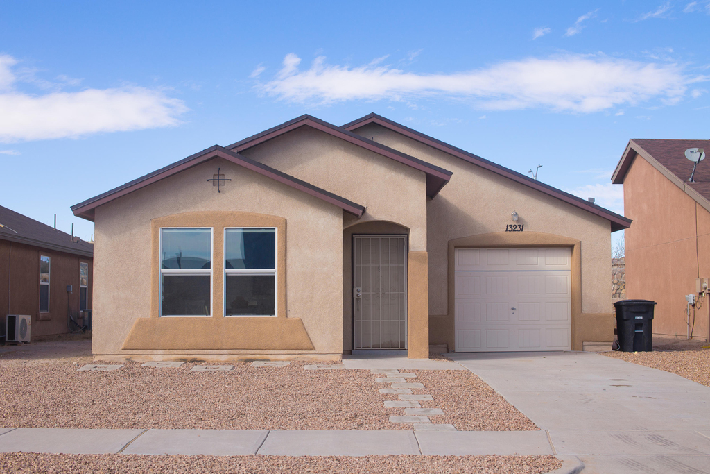 13231 Kestrel Avenue - Photo 0