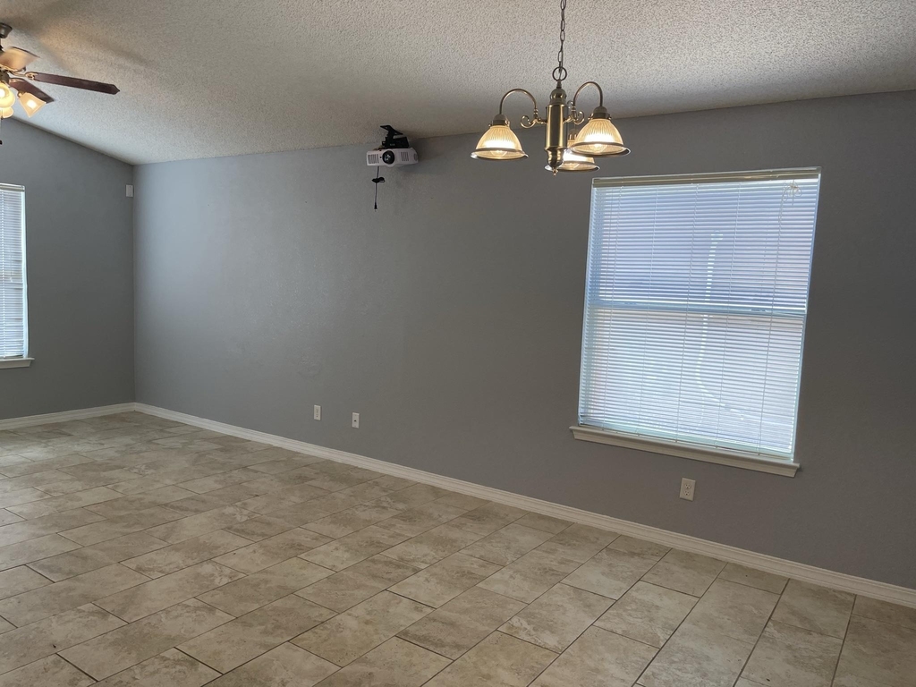 13231 Kestrel Avenue - Photo 5