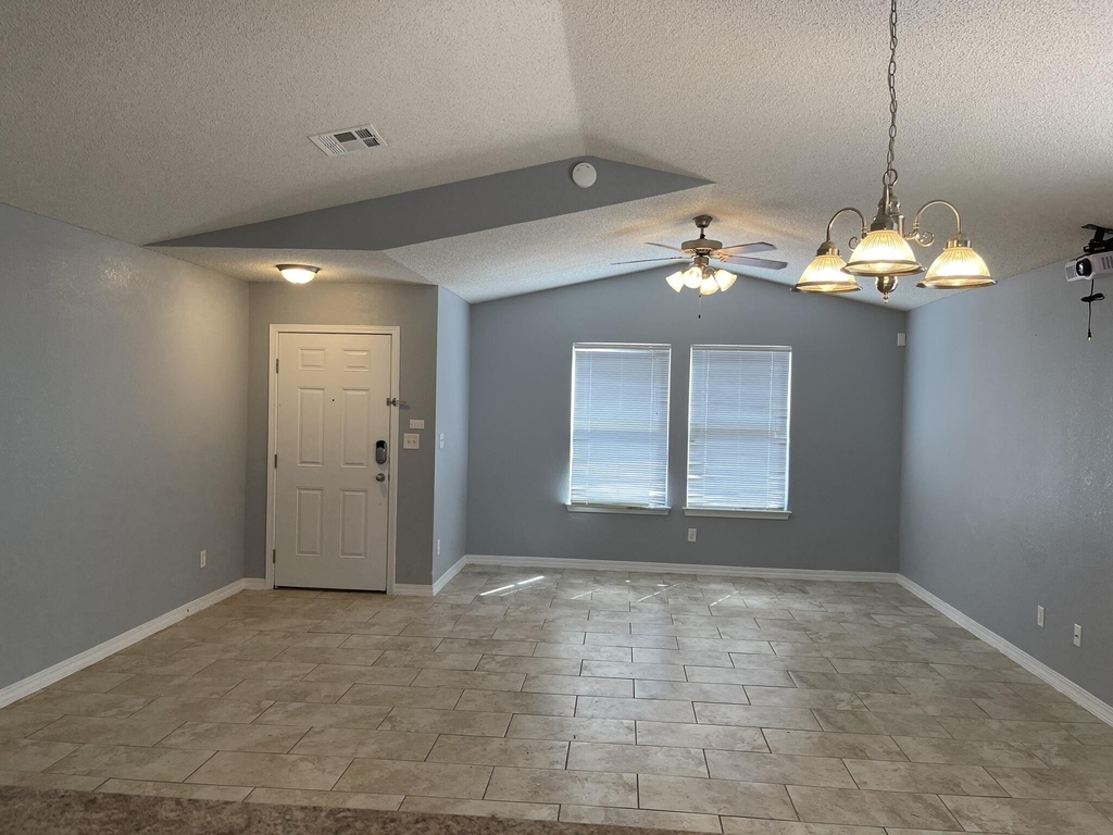 13231 Kestrel Avenue - Photo 4