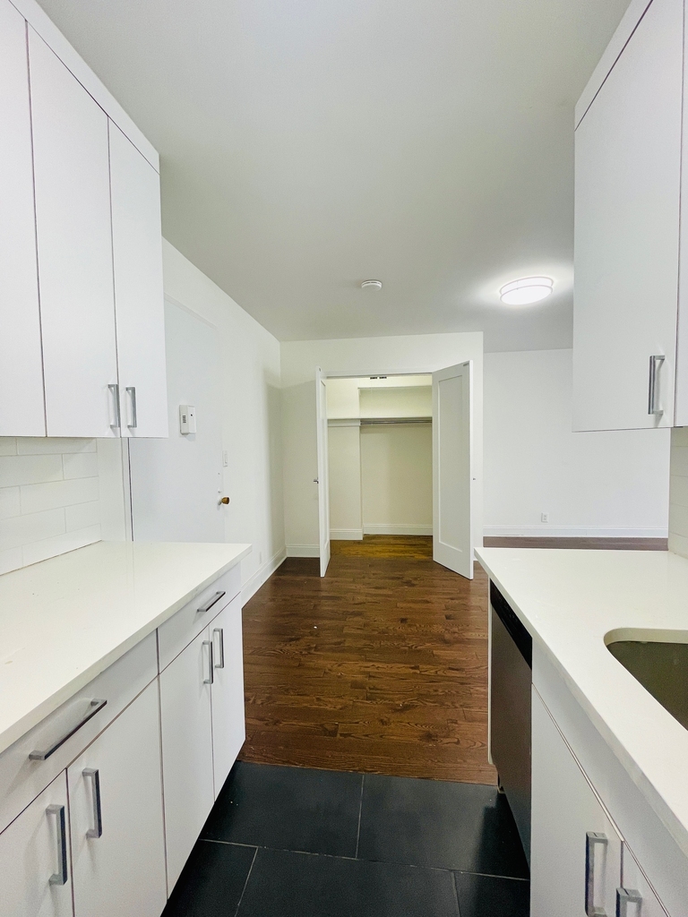 400 East 89th Street - Photo 8