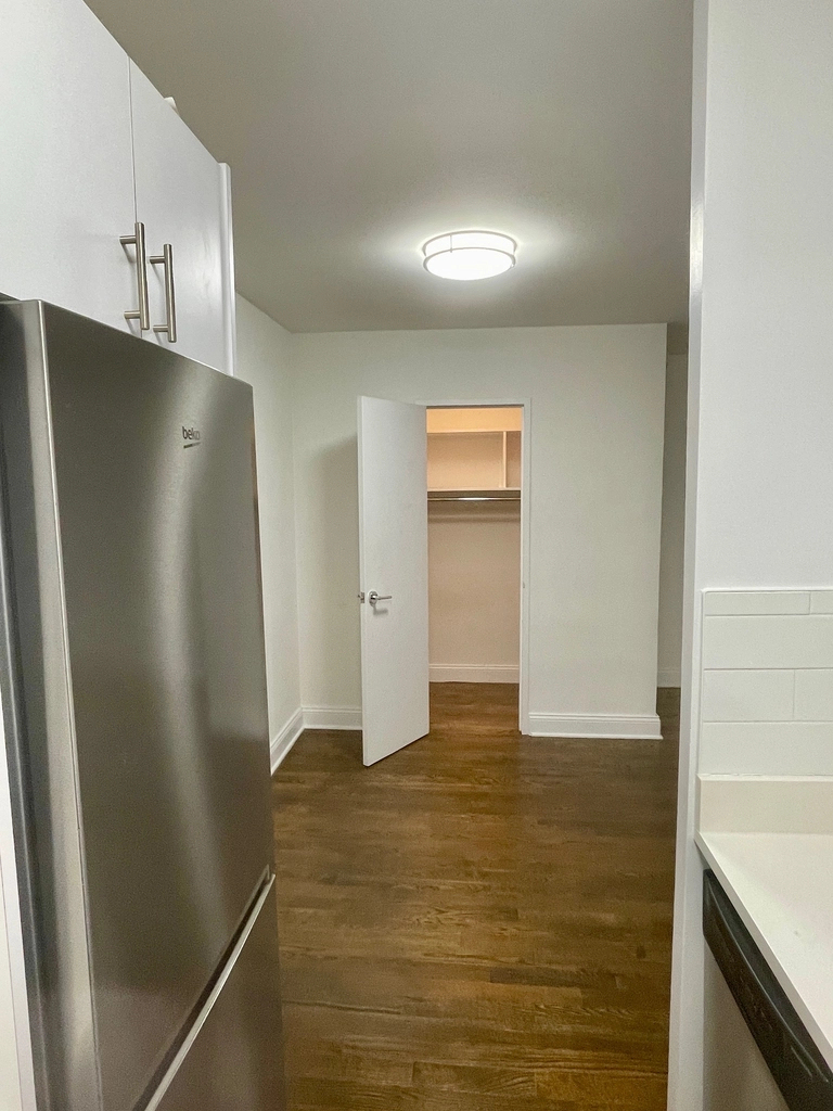 400 East 89th Street - Photo 7