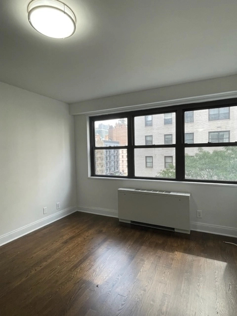 400 East 89th Street - Photo 2