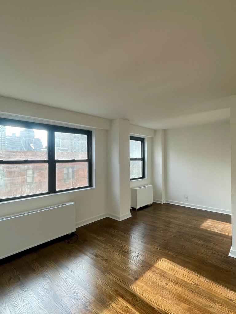 East 89th Street - Photo 0