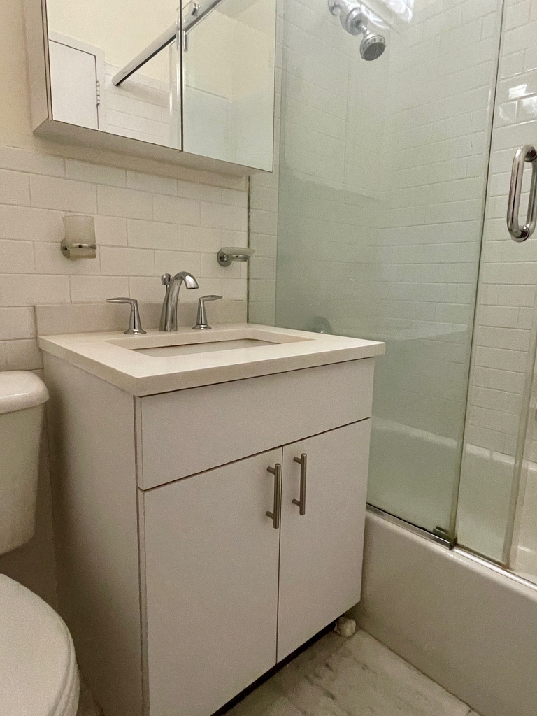 400 East 89th Street - Photo 9