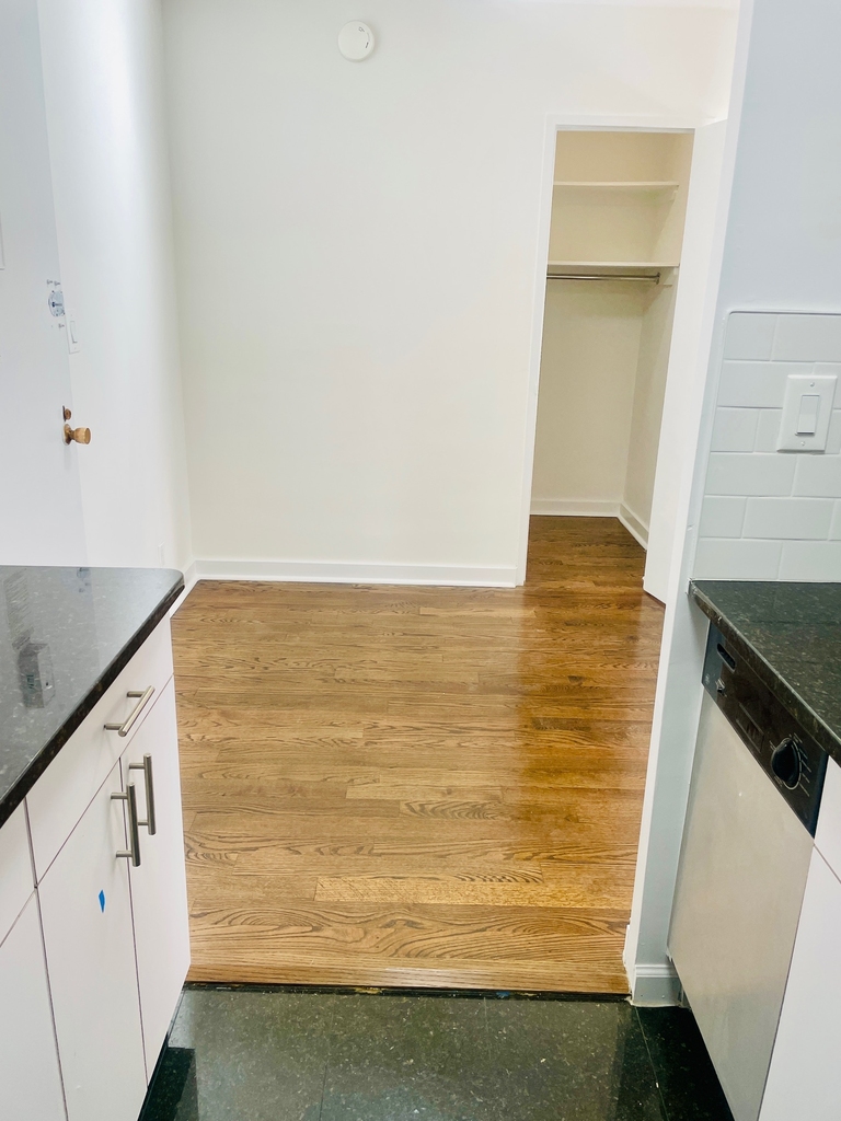 East 89th Street - Photo 3