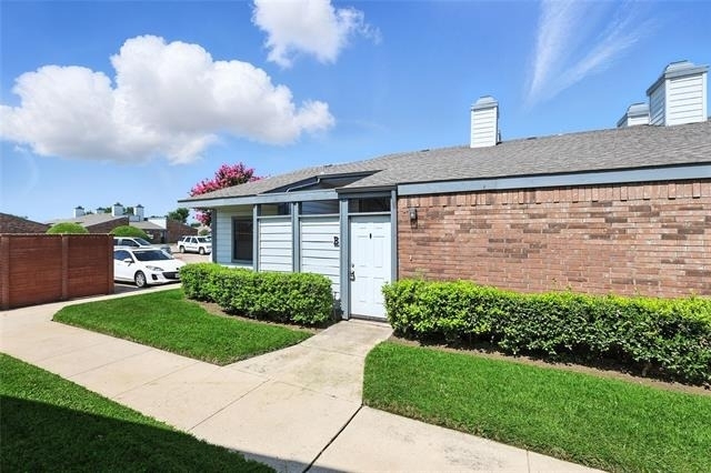 640 Bellaire Drive - Photo 2