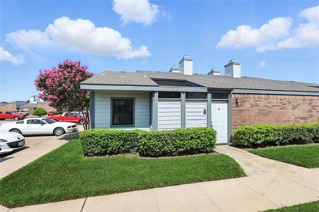 640 Bellaire Drive - Photo 0