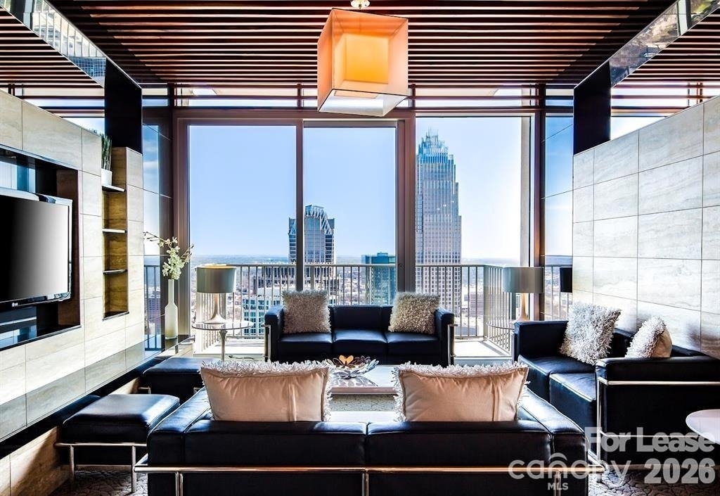215 N Pine Street - Photo 8