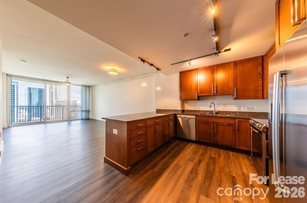 215 N Pine Street - Photo 32