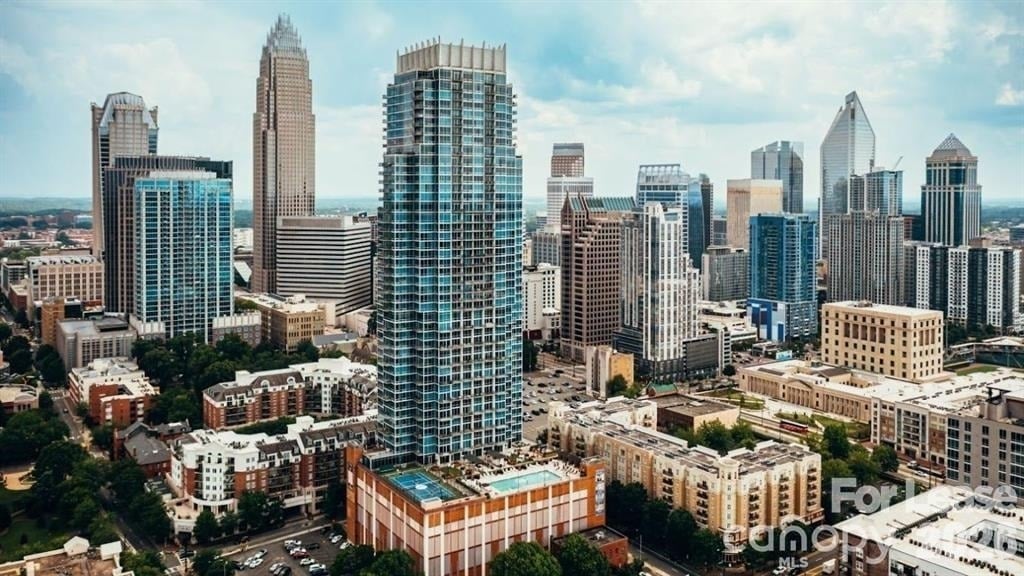 215 N Pine Street - Photo 4