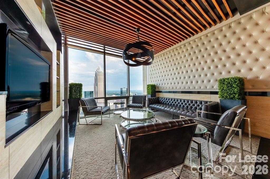 215 N Pine Street - Photo 18