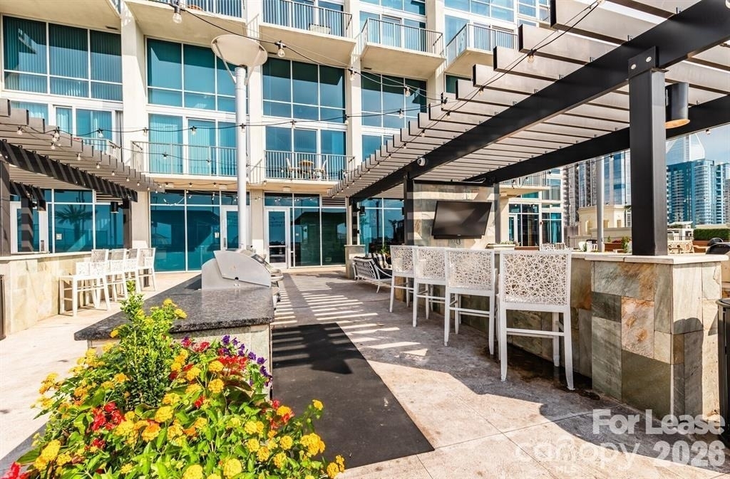 215 N Pine Street - Photo 7