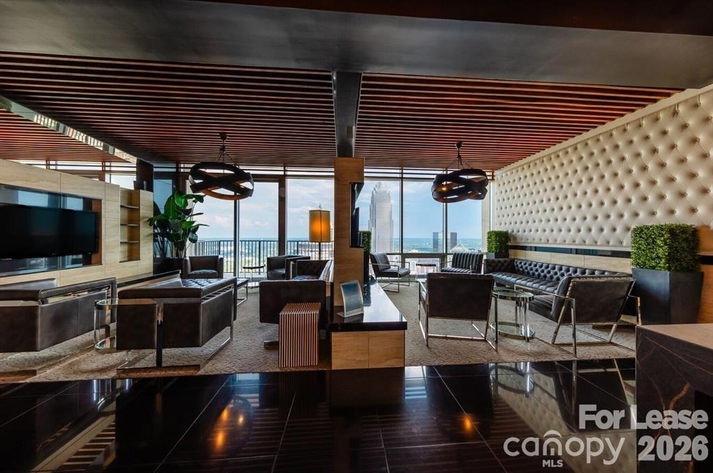 215 N Pine Street - Photo 16