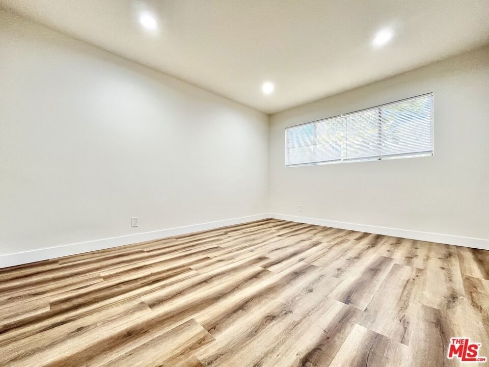 1784 N Sycamore Ave - Photo 7
