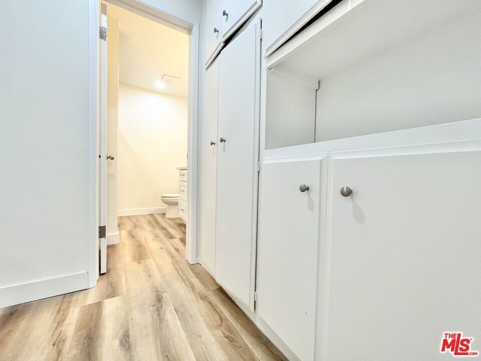 1784 N Sycamore Ave - Photo 10