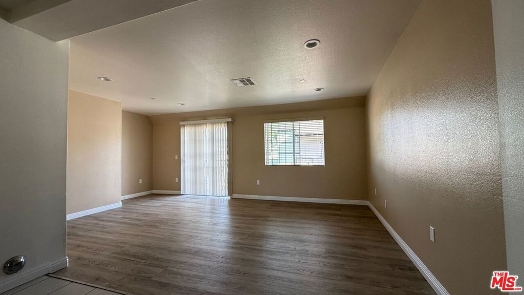 1210 W 39th Street - Photo 4