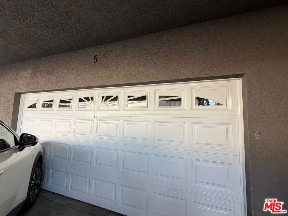 1210 W 39th Street - Photo 2