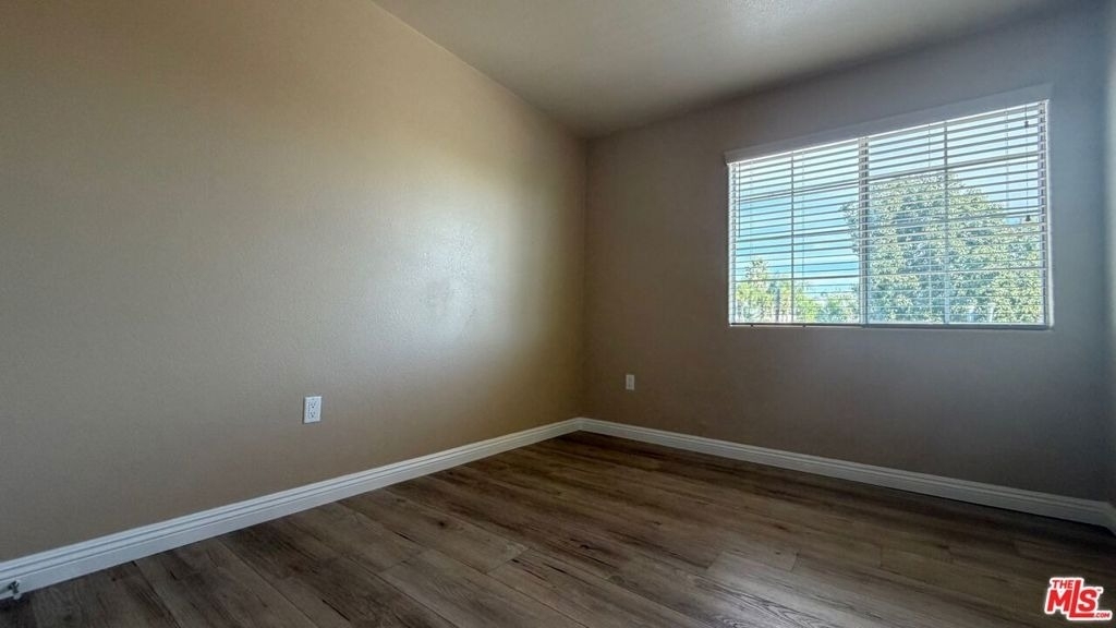 1210 W 39th Street - Photo 12